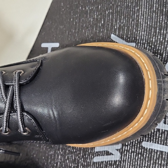 Anjou Femme Ladies' Lug Water-Resistant Hiker Style Boots ~ Size 7.5 Medium - Picture 10 of 16